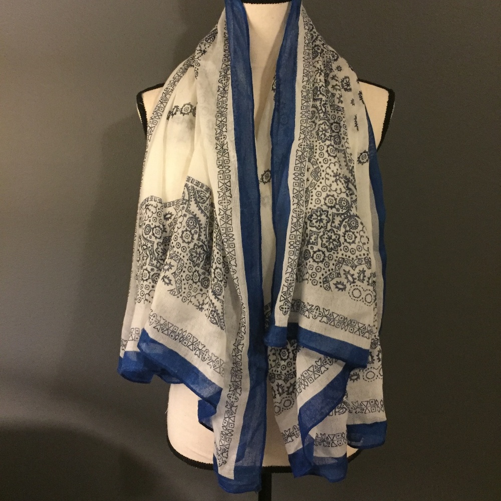 Blue Cream Flower Print Fashion Scarf (52"x52")